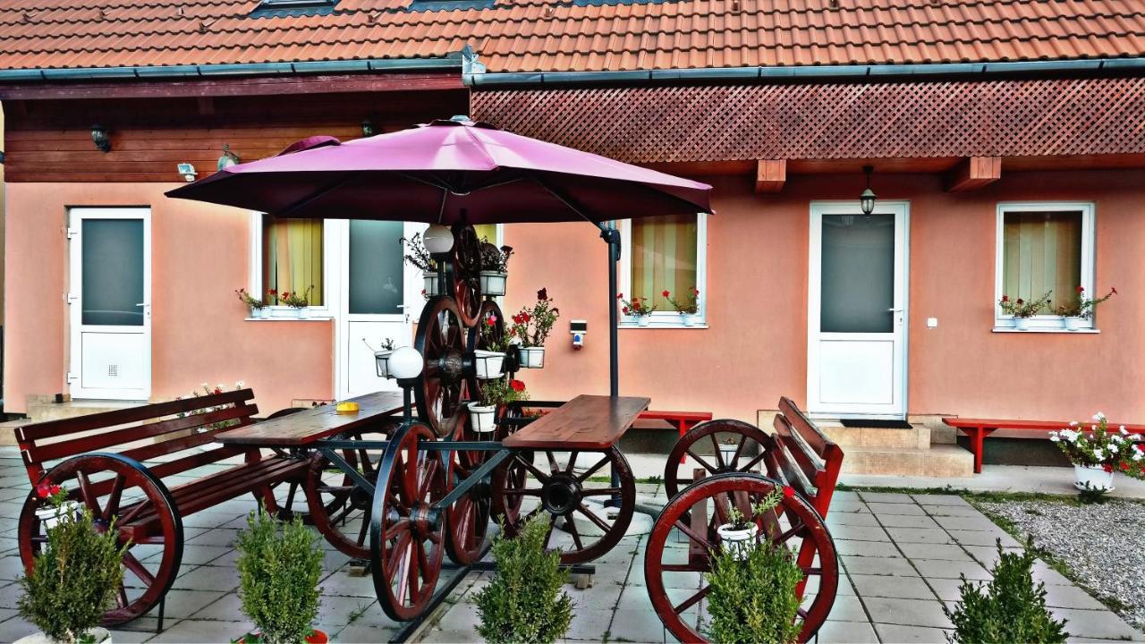 Picnic Panzio Bed and Breakfast Lunca de Sus Εξωτερικό φωτογραφία