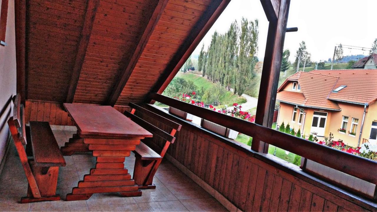 Picnic Panzio Bed and Breakfast Lunca de Sus Εξωτερικό φωτογραφία